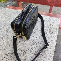 Clutch xách tay nhỏ gọn có dây đeo. Khóa VÂN TAY và miễn phí KHẮC TÊN chính chủ!