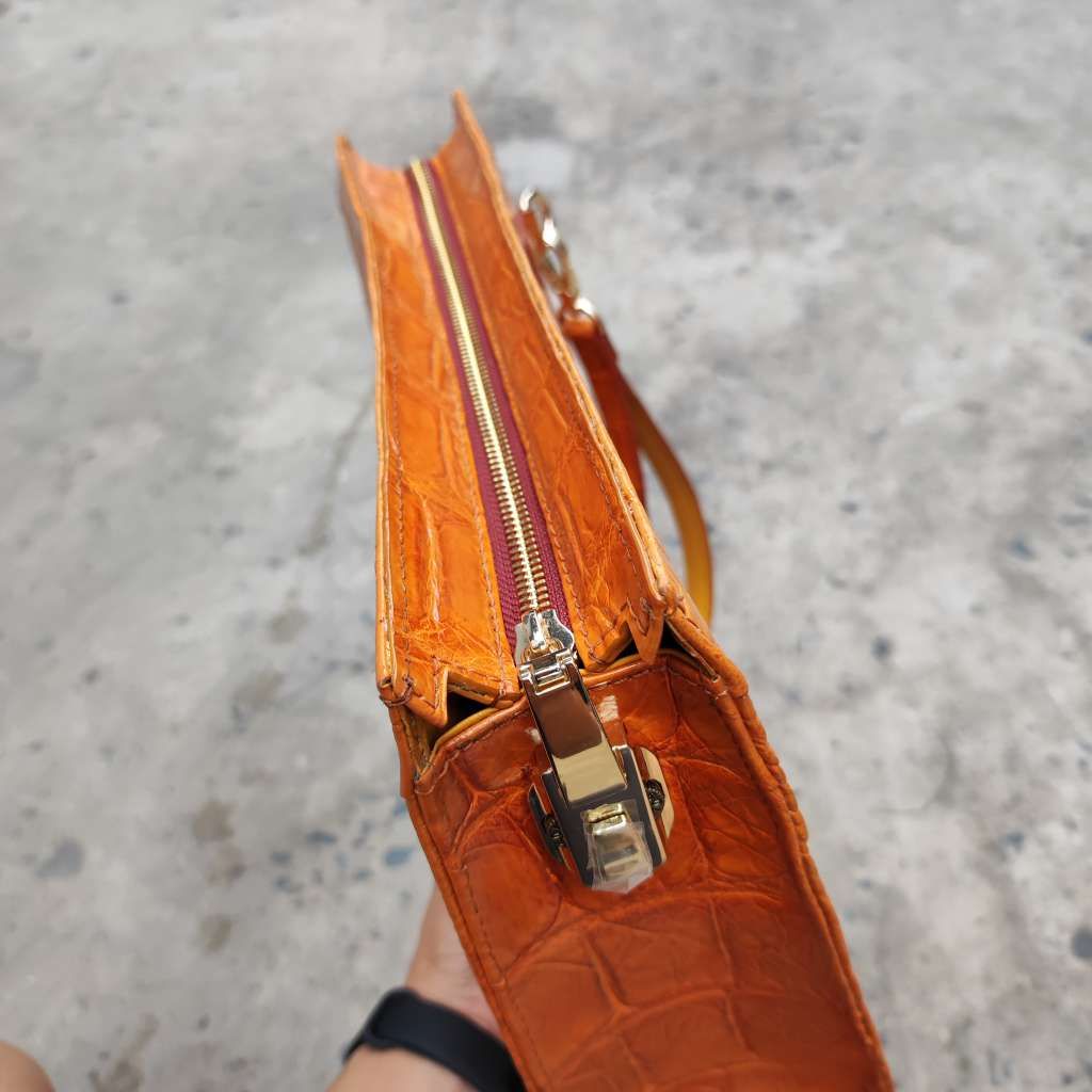 Kẹp nách Da Bụng Cá Sấu vàng bò siêu đẹp. Có khóa số bảo mật!