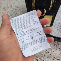 Clutch xách tay nhỏ gọn có dây đeo. Khóa VÂN TAY và miễn phí KHẮC TÊN chính chủ!