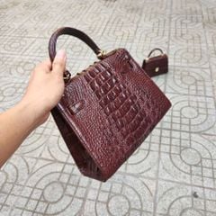 Túi xách nữ Da cá sấu có dây đeo. Size 25cm rất vừa!