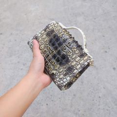 Túi nữ mini có dây đeo rất đáng yêu. DA CÁ SẤU NGUYÊN THỦY!