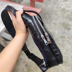 Túi đeo chéo nam Da bụng cá sấu màu đen dễ phối đồ!