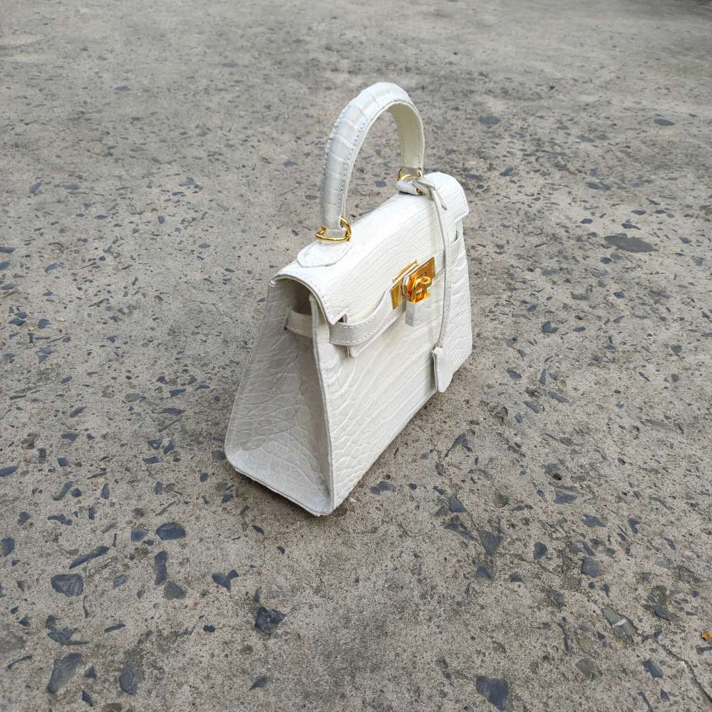 Túi xách Cá sấu nữ có dây đeo vai. Màu trắng bạch tạng nữ tính!