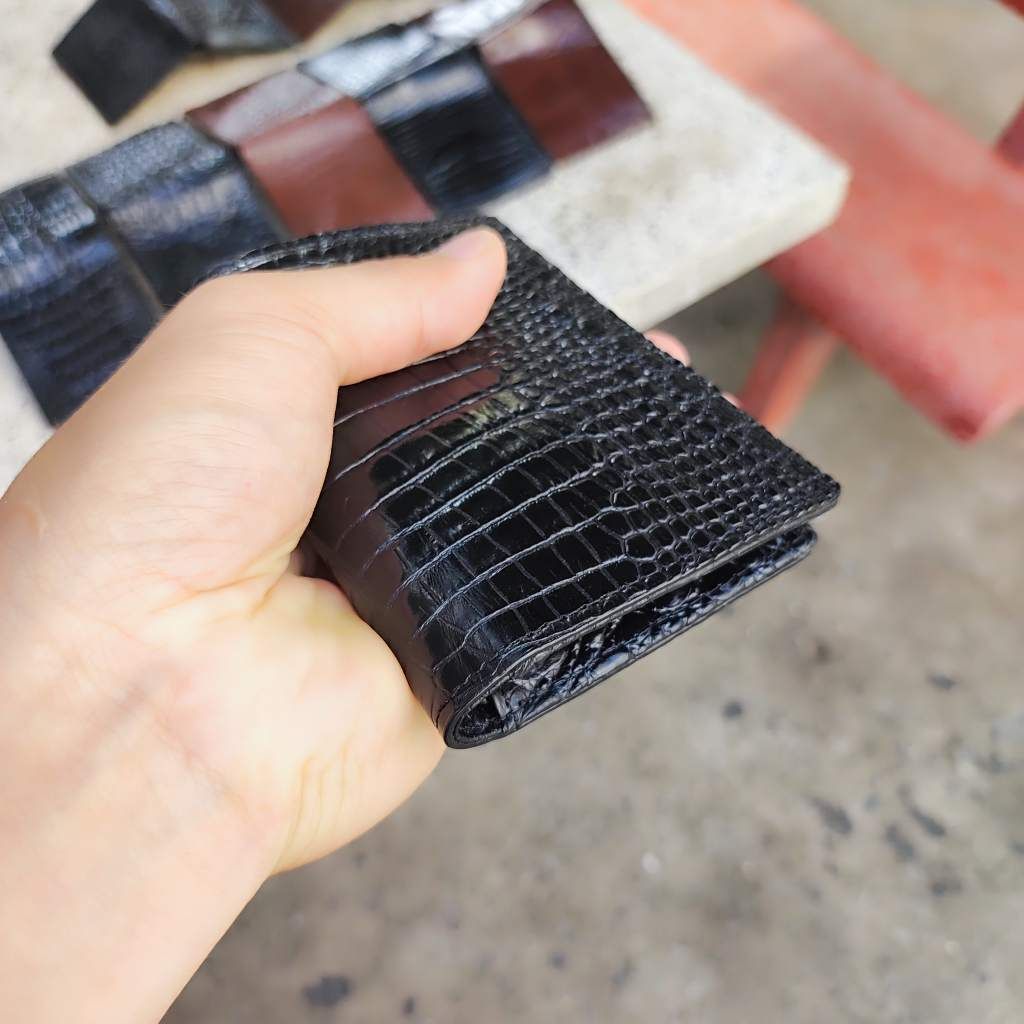Ví cá sấu dáng đứng MINI. 2 mặt da bụng mềm và bền. Size 10.5*8.5 cm