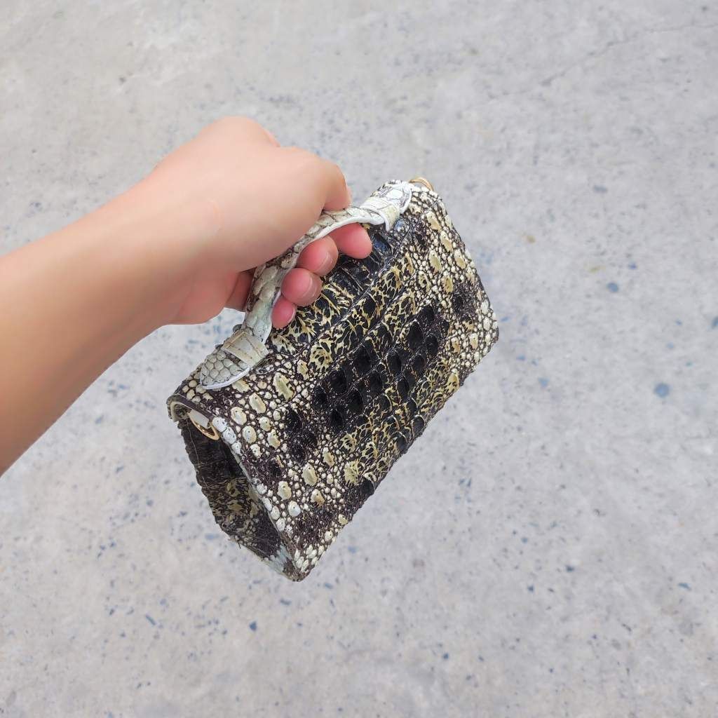 Túi nữ mini có dây đeo rất đáng yêu. DA CÁ SẤU NGUYÊN THỦY!