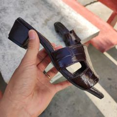 Dép nữ da Bụng cá sấu. Gót cao vừa!