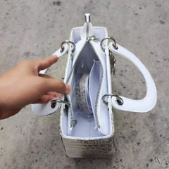 Túi xách nữ có dây đeo sang trọng. Da cá sấu Himalaya rất hiếm!