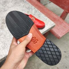 Giày nam Da cá sấu đỏ tươi nổi bật. Kiểu dáng trẻ trung thời thượng!