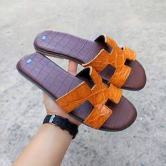 Dép nữ CHỮ H da cá sấu vàng đẹp nổi bật!