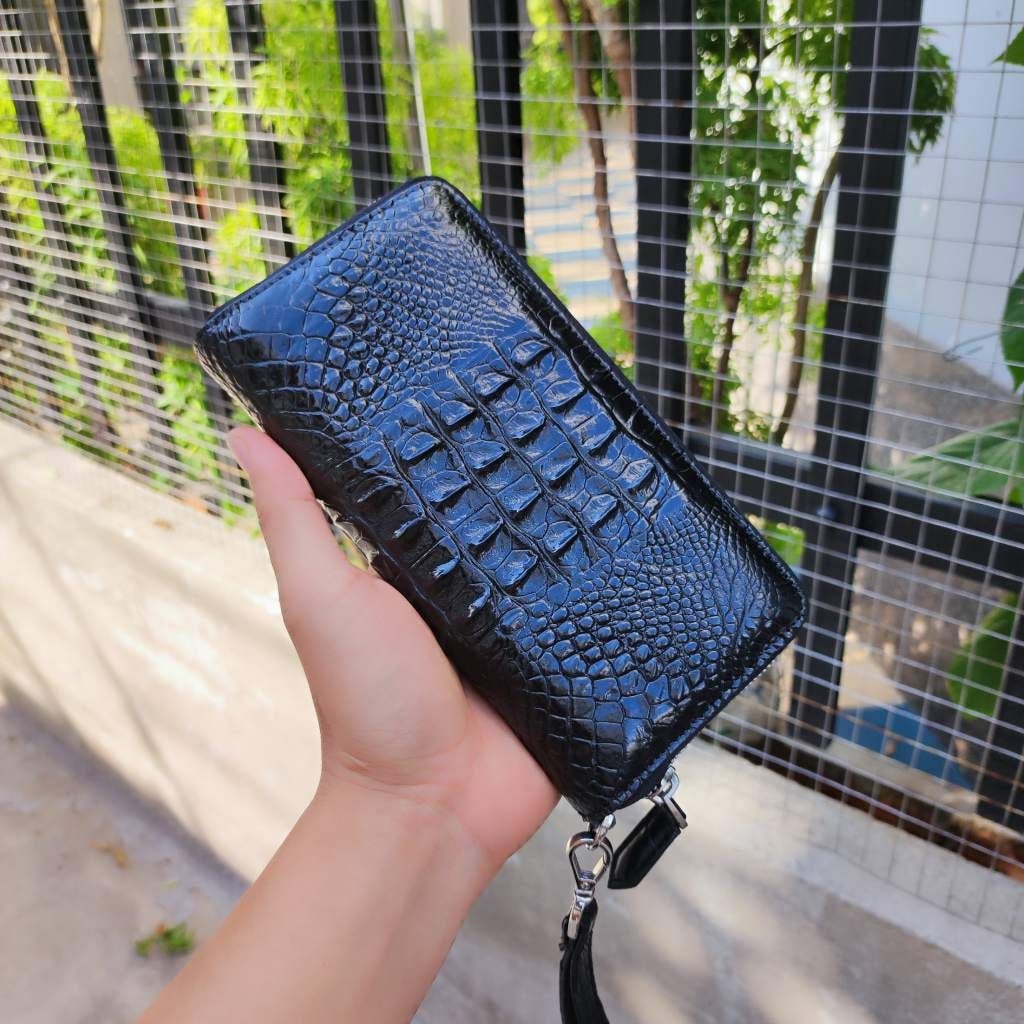 Ví cầm tay gai lưng cá sấu 1 khóa màu đen!