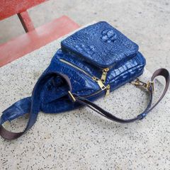 Túi đeo chéo Nam cá tính. Da cá sấu xanh Navy đẹp nổi bật!