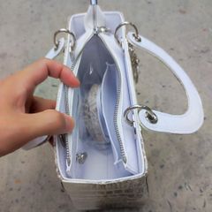 Túi xách nữ có dây đeo sang trọng. Da cá sấu Himalaya rất hiếm!