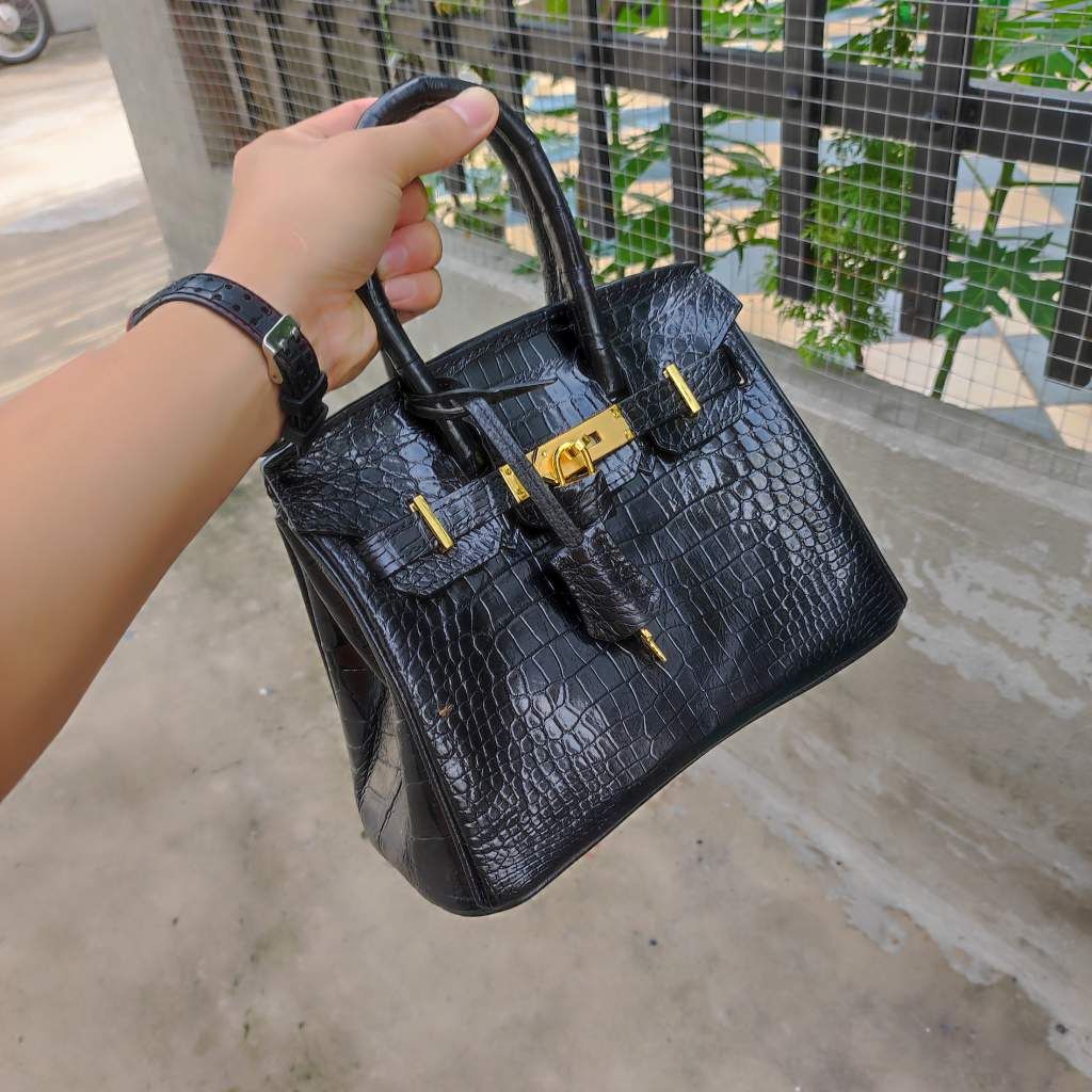 Túi da cá sấu hàng may thủ công. Size 25 vừa vặn!