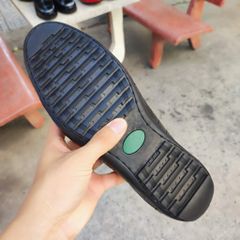 Giày sục nam Da bụng cá sấu có phối phụ kiện đẹp nhẹ nhàng!