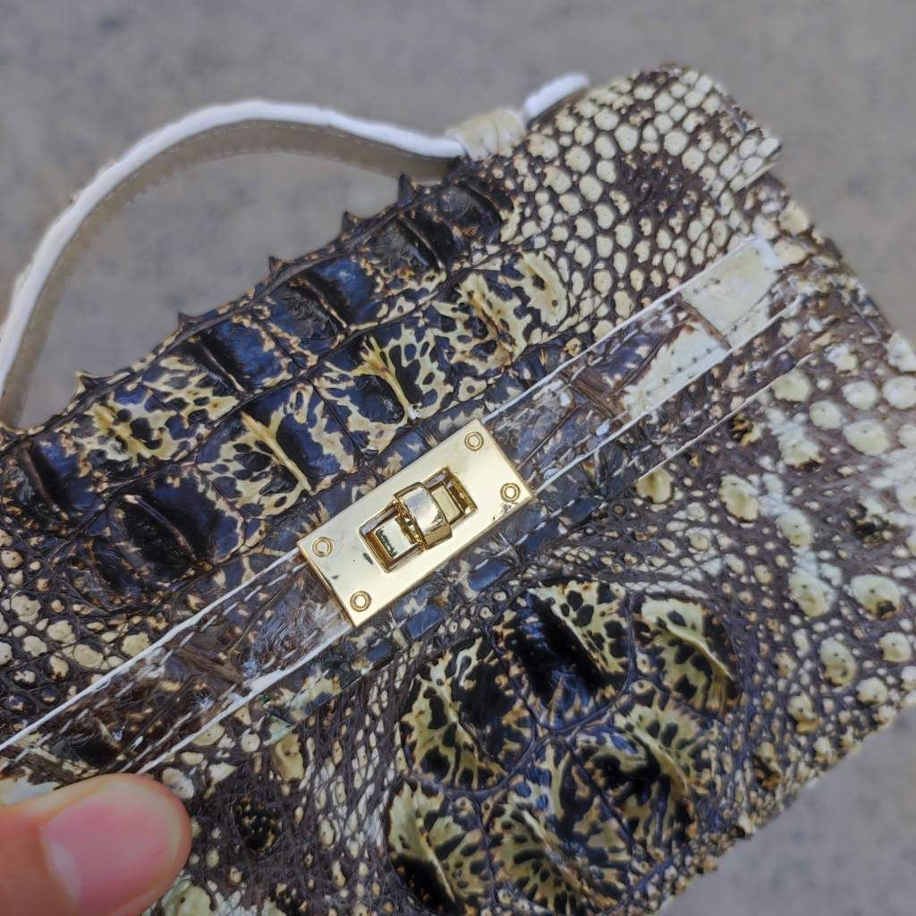 Túi nữ mini có dây đeo rất đáng yêu. DA CÁ SẤU NGUYÊN THỦY!