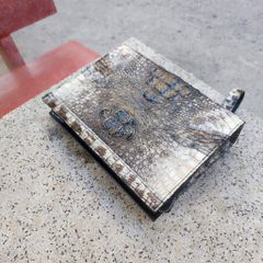 Clutch kẹp nách CÁ SẤU NGUYÊN THỦY rất độc tại Ovenis!