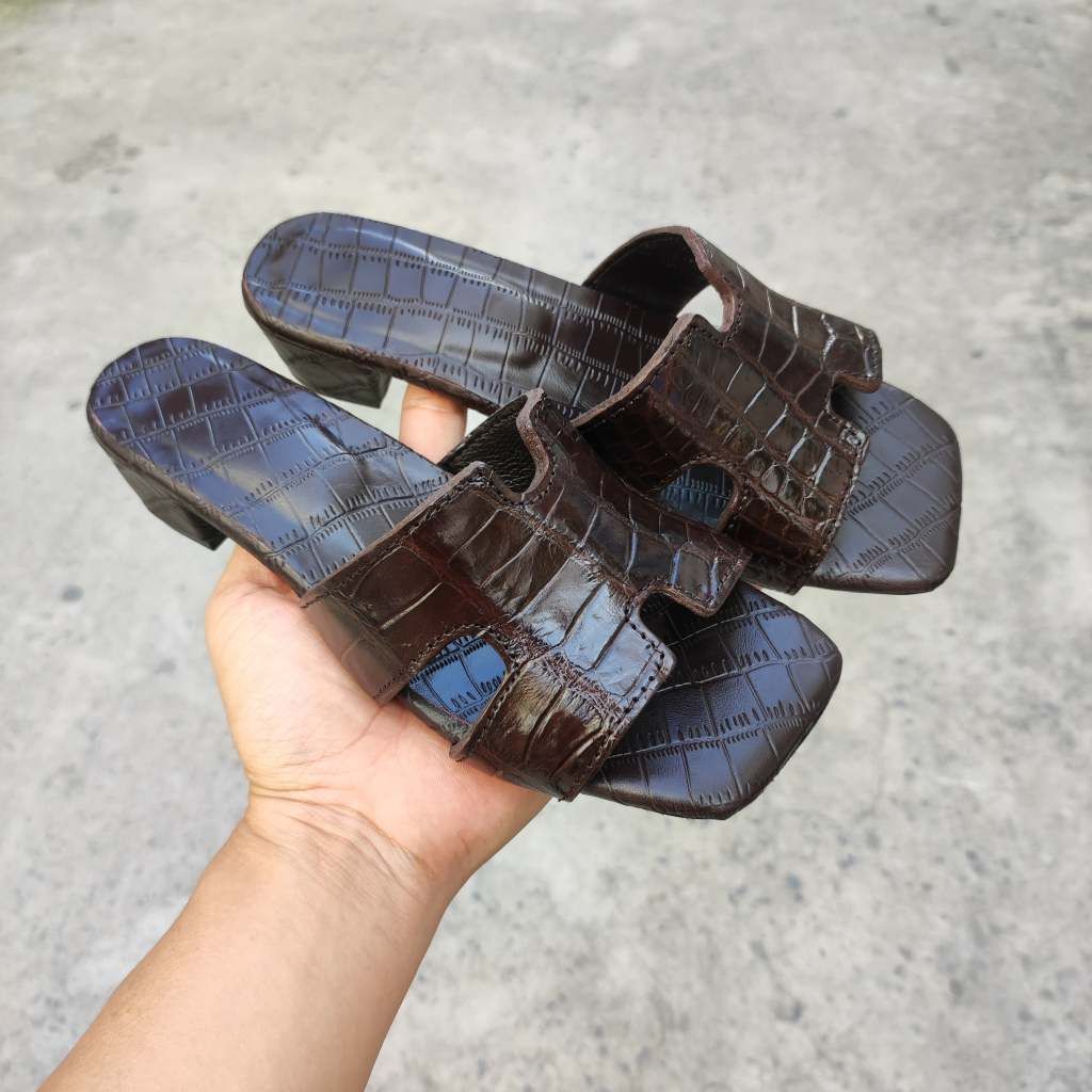 Dép nữ da Bụng cá sấu. Gót cao vừa!