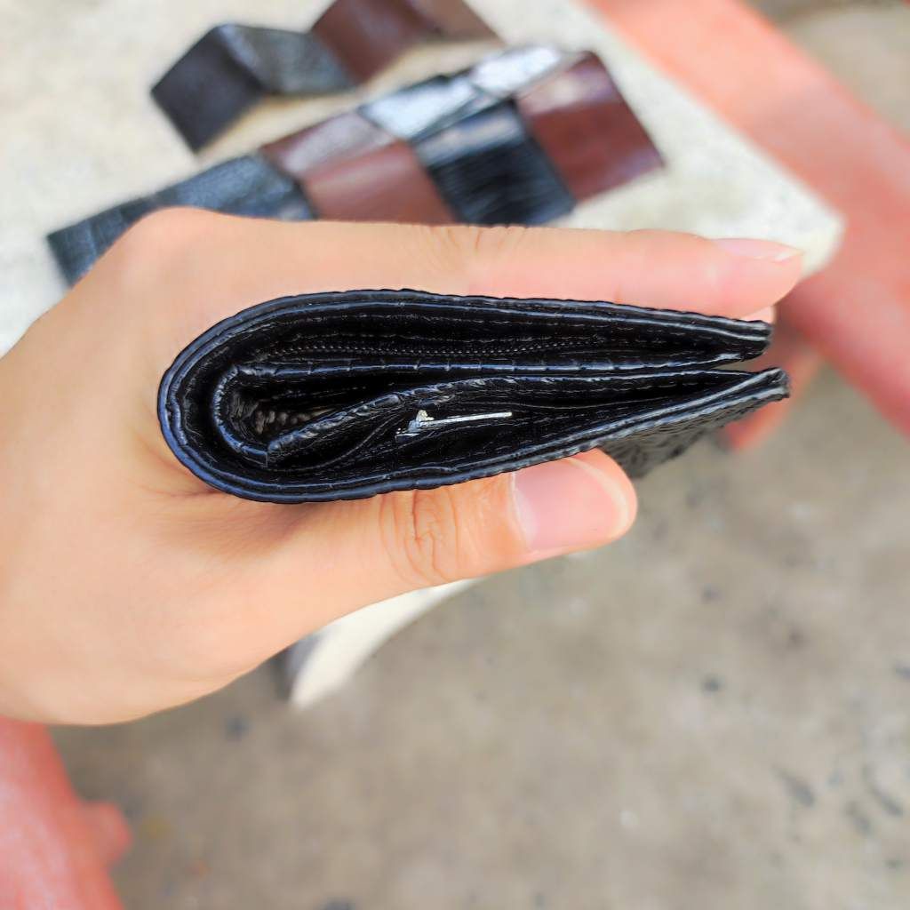 Ví cá sấu dáng đứng MINI. 2 mặt da bụng mềm và bền. Size 10.5*8.5 cm