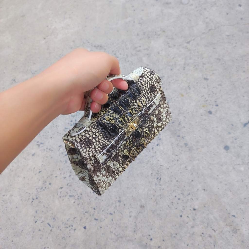 Túi nữ mini có dây đeo rất đáng yêu. DA CÁ SẤU NGUYÊN THỦY!