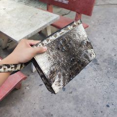 Clutch kẹp nách CÁ SẤU NGUYÊN THỦY rất độc tại Ovenis!