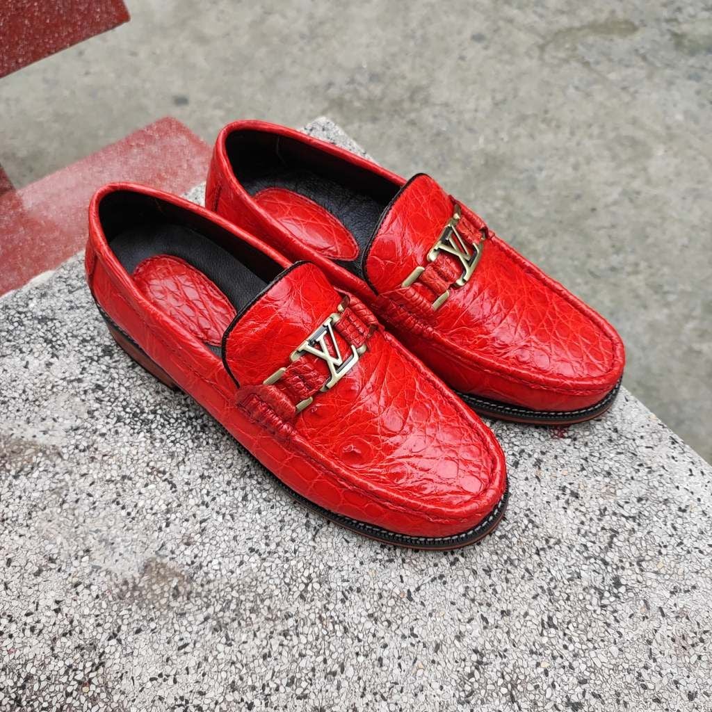 Giày nam Da cá sấu đỏ tươi nổi bật. Kiểu dáng trẻ trung thời thượng!