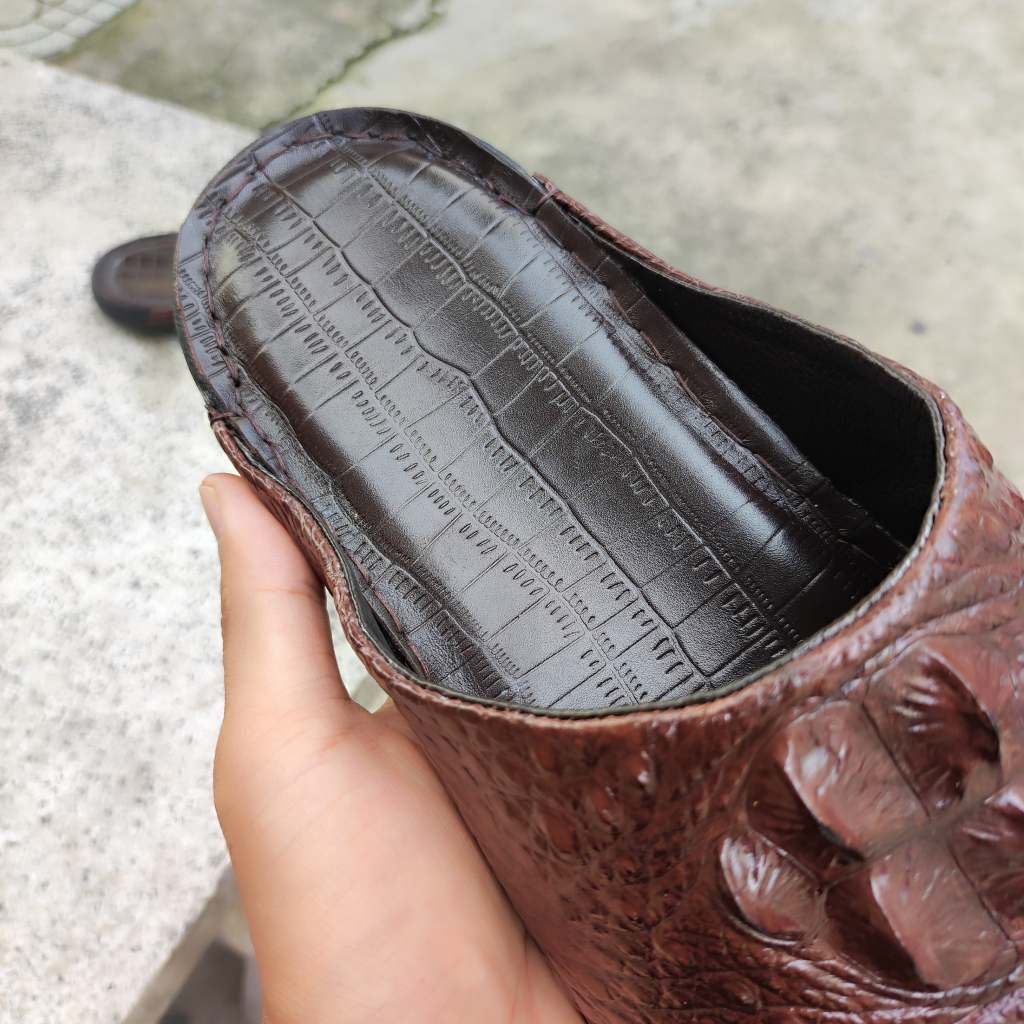 Dép Gù cá sấu. Quai ngang lớn phù hợp trung niên và người lớn tuổi