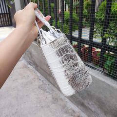 Túi xách nữ có dây đeo sang trọng. Da cá sấu Himalaya rất hiếm!