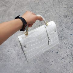 Túi xách size lớn 30cm có dây đeo. Da cá sấu trắng bạch tạng đẹp nữ tính!
