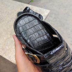 Sandal đế mới mang rất nhẹ nhàng. Da cá sấu thủ công siêu bền!