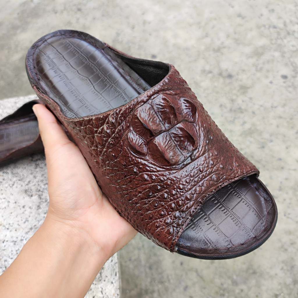Dép Gù cá sấu. Quai ngang lớn phù hợp trung niên và người lớn tuổi