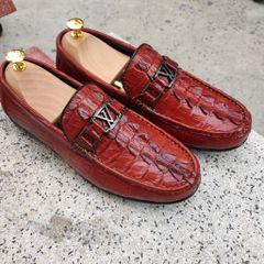 Giày cá sấu vây đuôi nâu đỏ Đẹp khó cưỡng!
