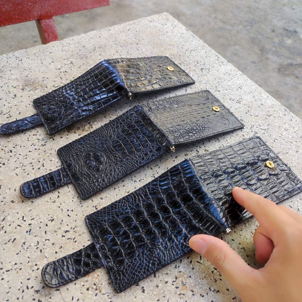 Ví KẸP TIỀN size nhỏ 8.5*11.5 cm. Da bụng cá sấu mềm mịn!