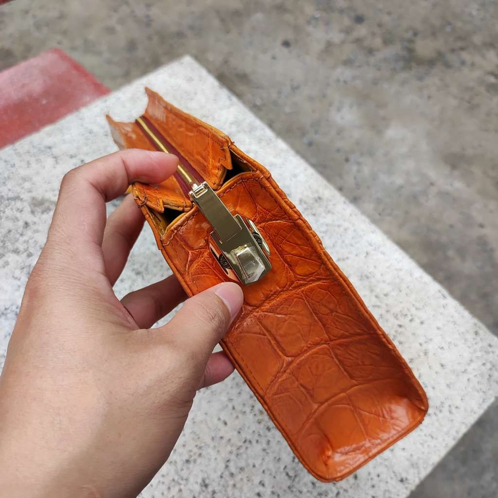 Kẹp nách Da Bụng Cá Sấu vàng bò siêu đẹp. Có khóa số bảo mật!