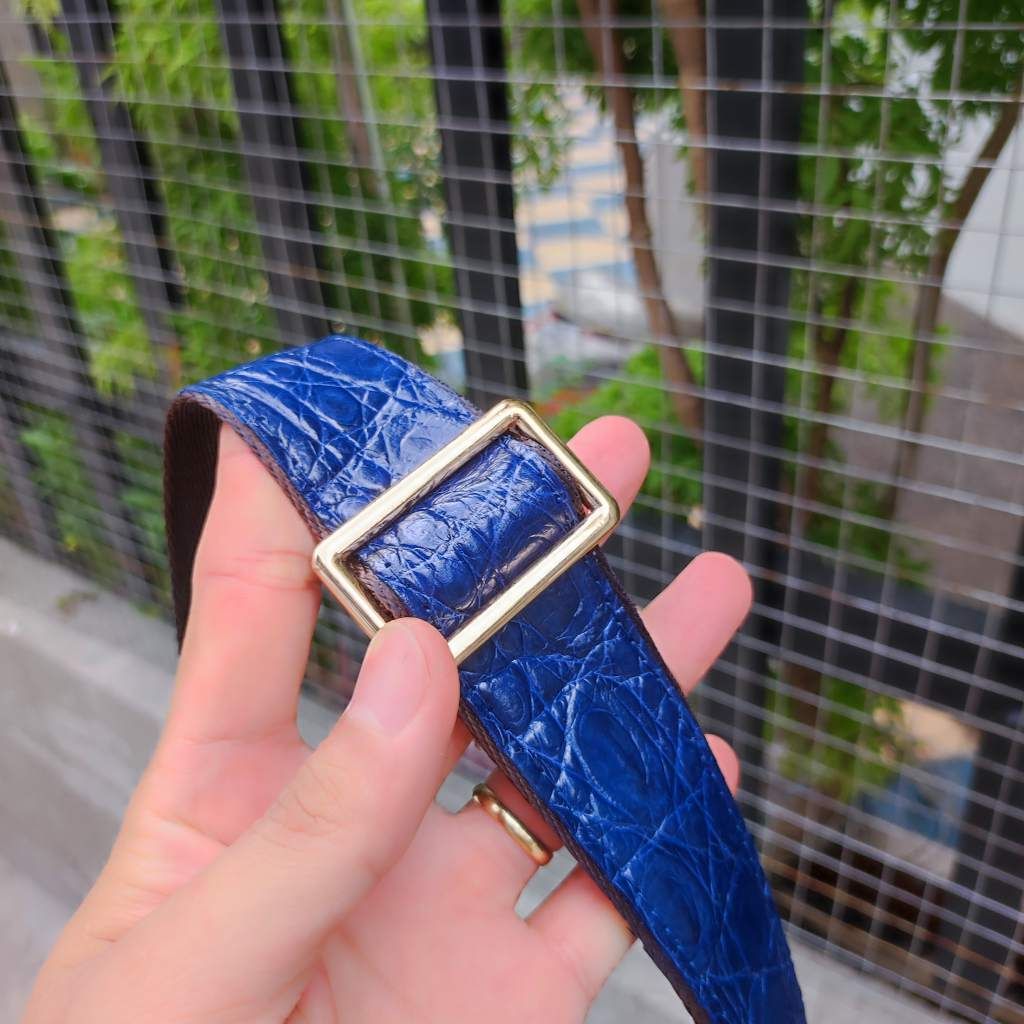 Túi đeo chéo Nam cá tính. Da cá sấu xanh Navy đẹp nổi bật!