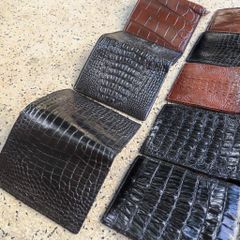 Ví cá sấu dáng đứng MINI. 2 mặt da bụng mềm và bền. Size 10.5*8.5 cm