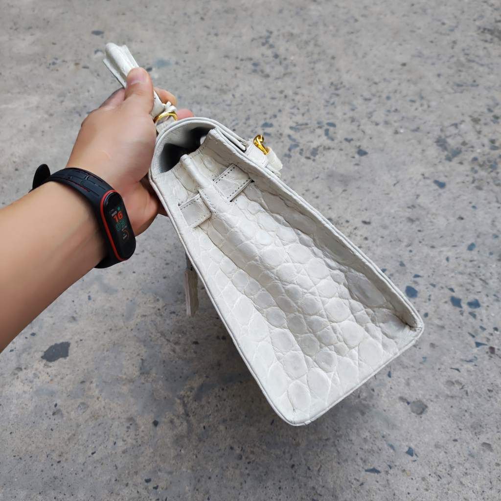 Túi xách size lớn 30cm có dây đeo. Da cá sấu trắng bạch tạng đẹp nữ tính!