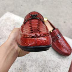 Giày cá sấu vây đuôi nâu đỏ Đẹp khó cưỡng!