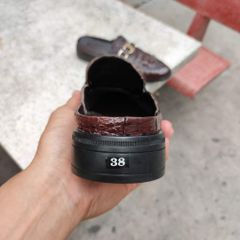 Giày sục Gù cá sấu. Mang là đẳng cấp!