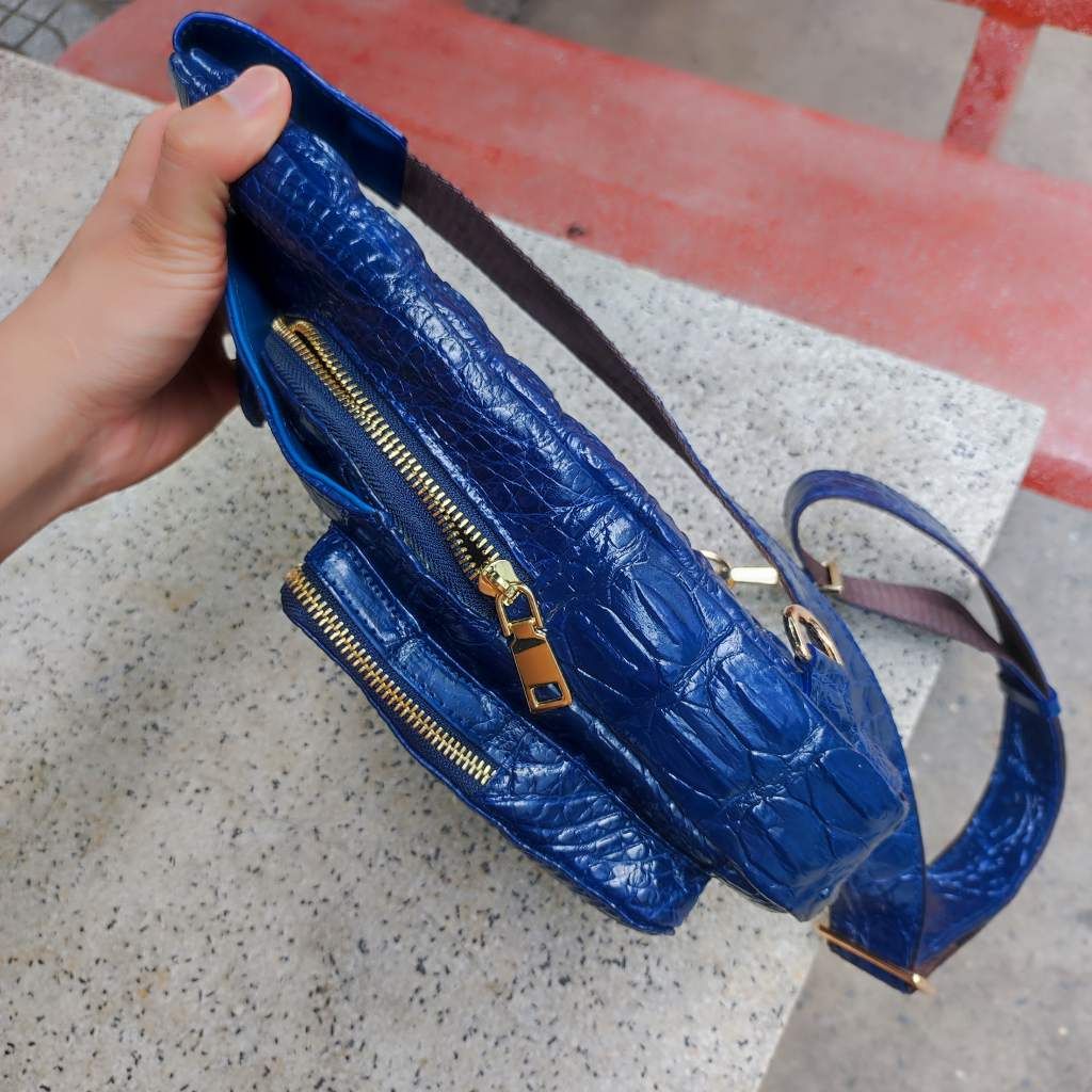 Túi đeo chéo Nam cá tính. Da cá sấu xanh Navy đẹp nổi bật!