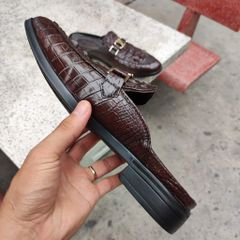 Giày sục Gù cá sấu. Mang là đẳng cấp!
