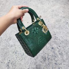 Túi nữ da cá sấu Xanh rêu phối phụ kiện siêu đẹp. Size 25 vừa vặn!