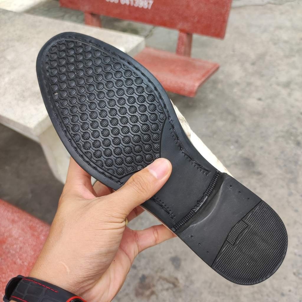 Giày sục Gù cá sấu BẠCH TẠNG nhìn là mê!