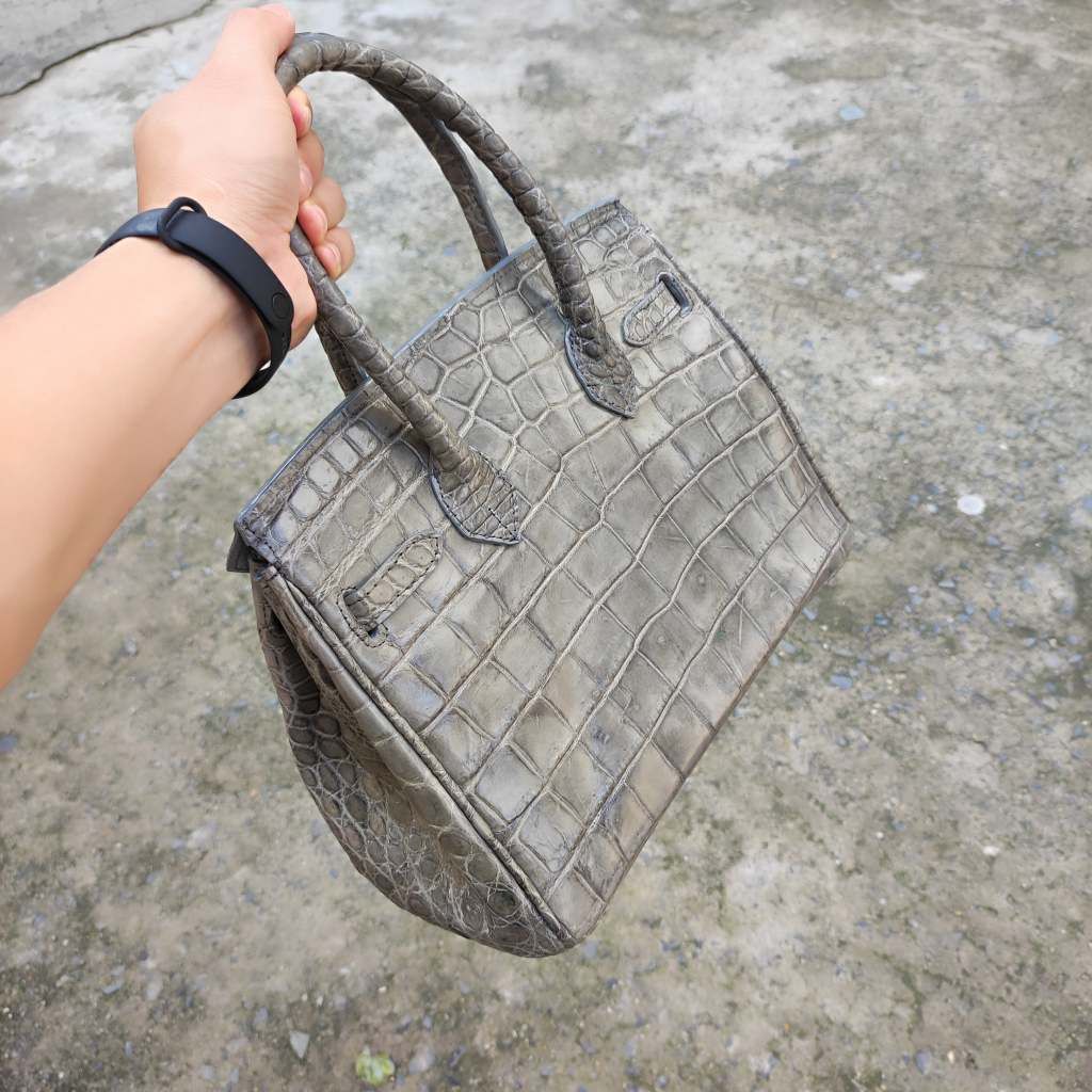 Túi xách cá sấu nữ màu Xám tro đẹp khó cưỡng. Size lớn 30cm!
