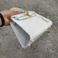 Túi xách Cá sấu nữ có dây đeo vai. Màu trắng bạch tạng nữ tính!