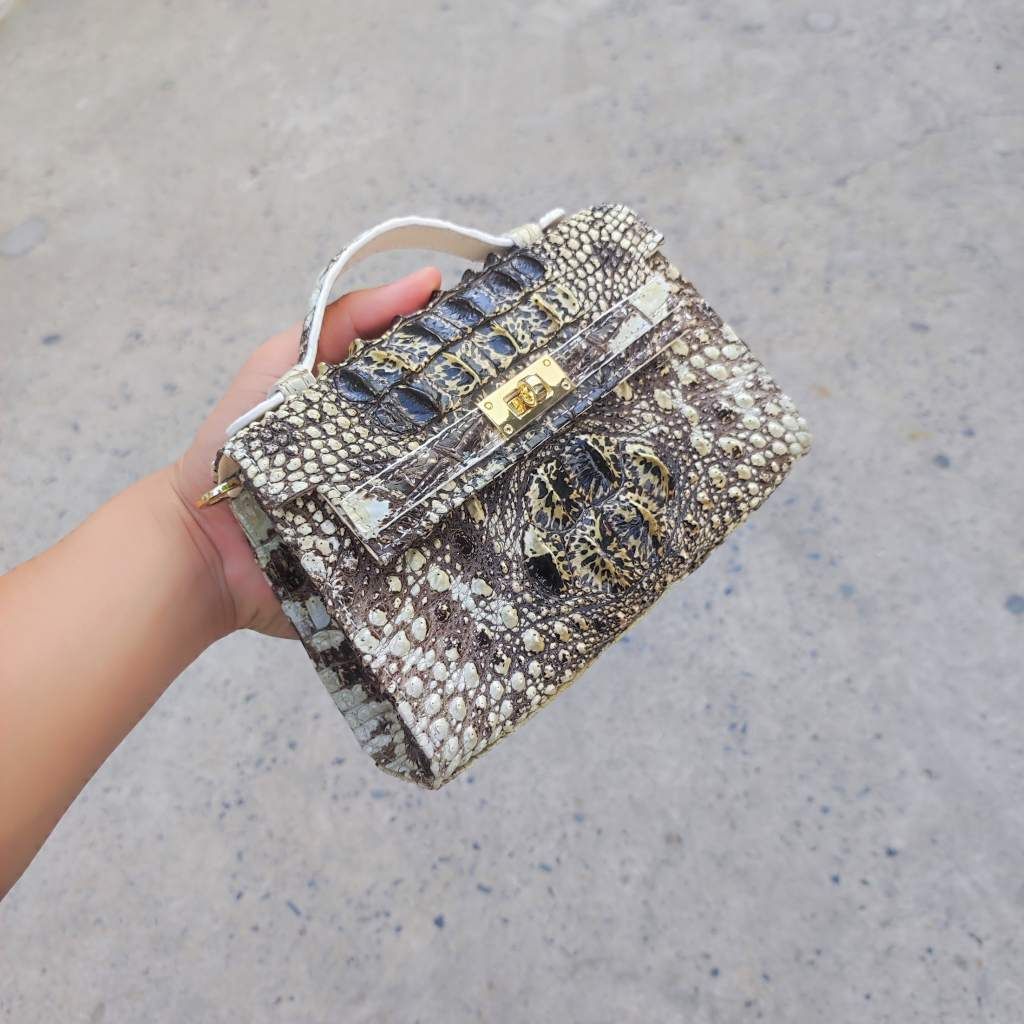 Túi nữ mini có dây đeo rất đáng yêu. DA CÁ SẤU NGUYÊN THỦY!