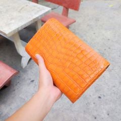 Cầm tay nữ có dây đeo đeo vai tiện lợi. Da bụng cá sấu màu Cam!