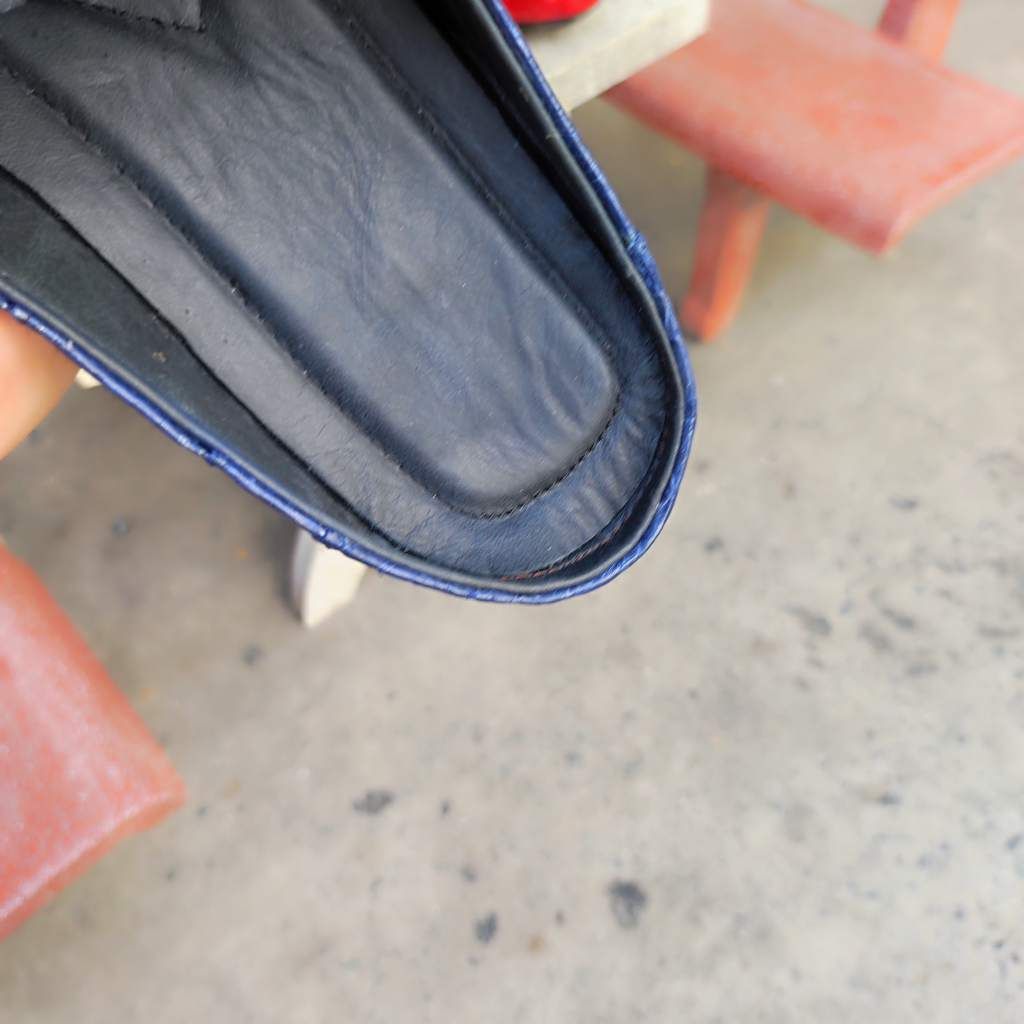 Giày sục nam Vây đuôi cá sấu Navy. Thiết kế đơn giản thanh lịch!