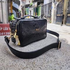 Clutch xách tay nhỏ gọn có dây đeo. Khóa VÂN TAY và miễn phí KHẮC TÊN chính chủ!