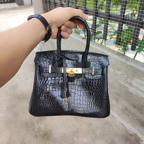 Túi da cá sấu hàng may thủ công. Size 25 vừa vặn!