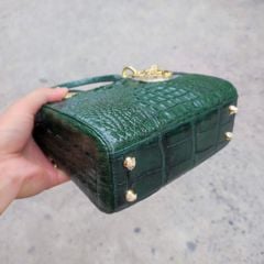 Túi nữ da cá sấu Xanh rêu phối phụ kiện siêu đẹp. Size 25 vừa vặn!
